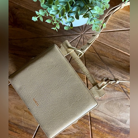 SANCIA The JANOU Box Shoulder Bag - Picture 15 of 16